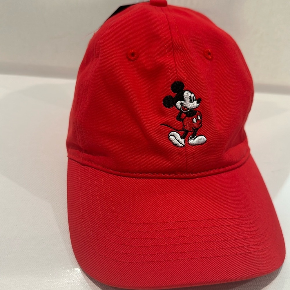 NWT Disney’s Mickey Mouse Adjustable back cap.